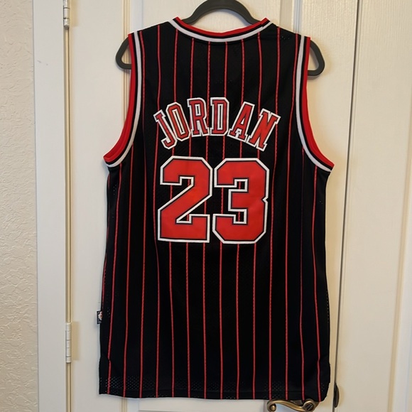 Nike NB Michael Jordan 23 Jersey - Picture 5 of 9